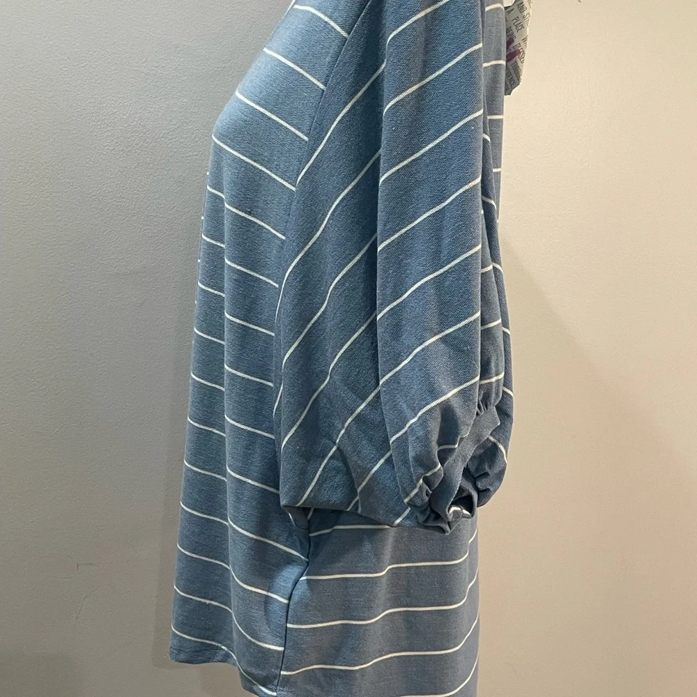 NWT LuLaRoe Renee Top